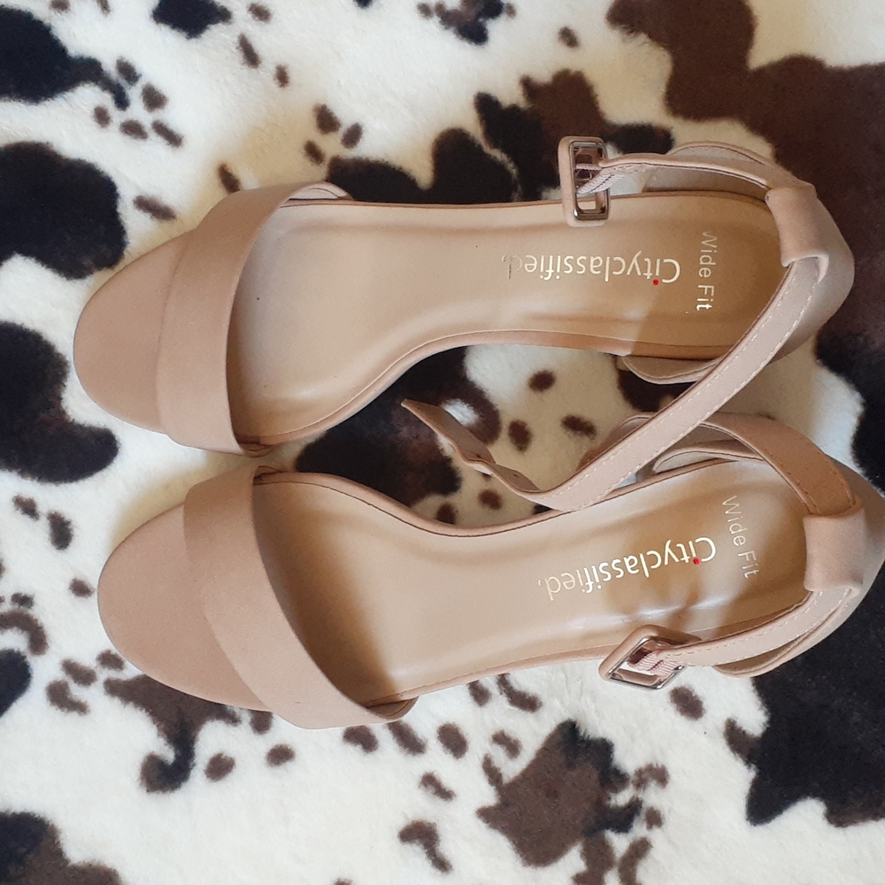 Shoes - Picture 3 of 3